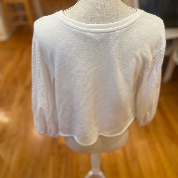 💜 5 for $25 or 3 for $18 Karlie white eyelet long sleeve crop top - Picture 2 of 8